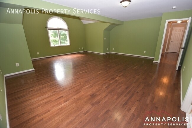 Building Photo - 602 Victoria Dr