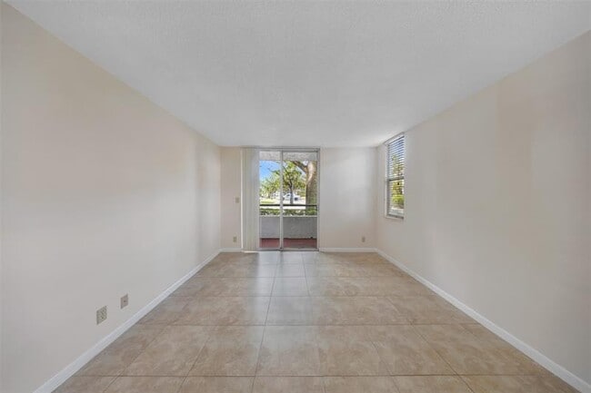 Building Photo - 941 Lyons Rd