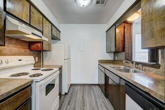 Building Photo - Arbors