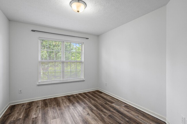 Building Photo - 5009 Legacy Dr