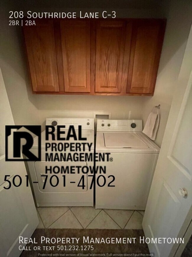 Building Photo - HALF OFF FIRST MONTH! Beautiful and Spacio...