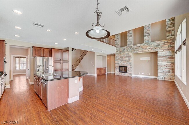 Building Photo - 7876 Sleeping Lily Dr