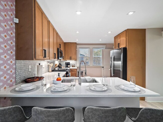 Building Photo - 6110 Ellen Ave