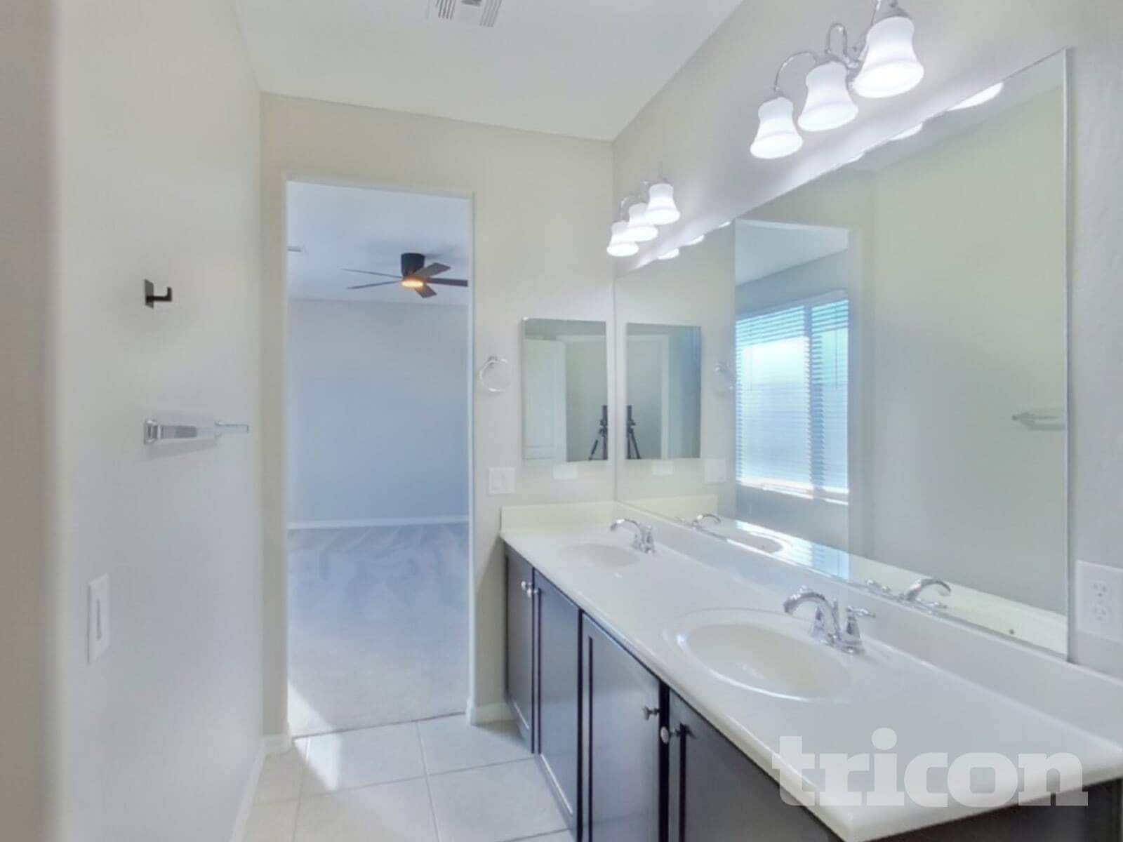 Building Photo - 10250 Copalito Dr