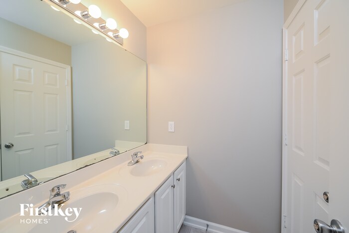 Building Photo - 4594 Ramseur Dr