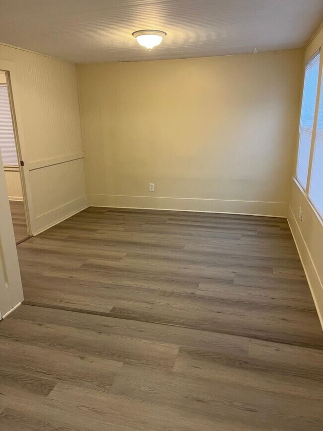 Building Photo - Cutler home for Rent