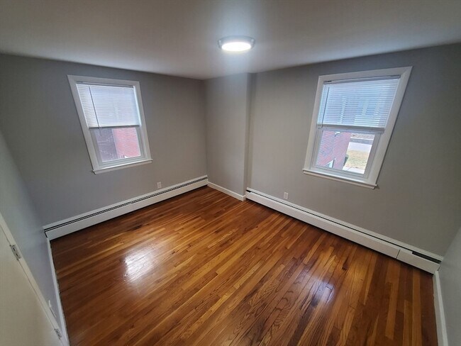 Building Photo - 433 Sea St