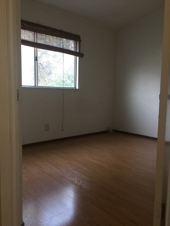 Building Photo - 107 A St