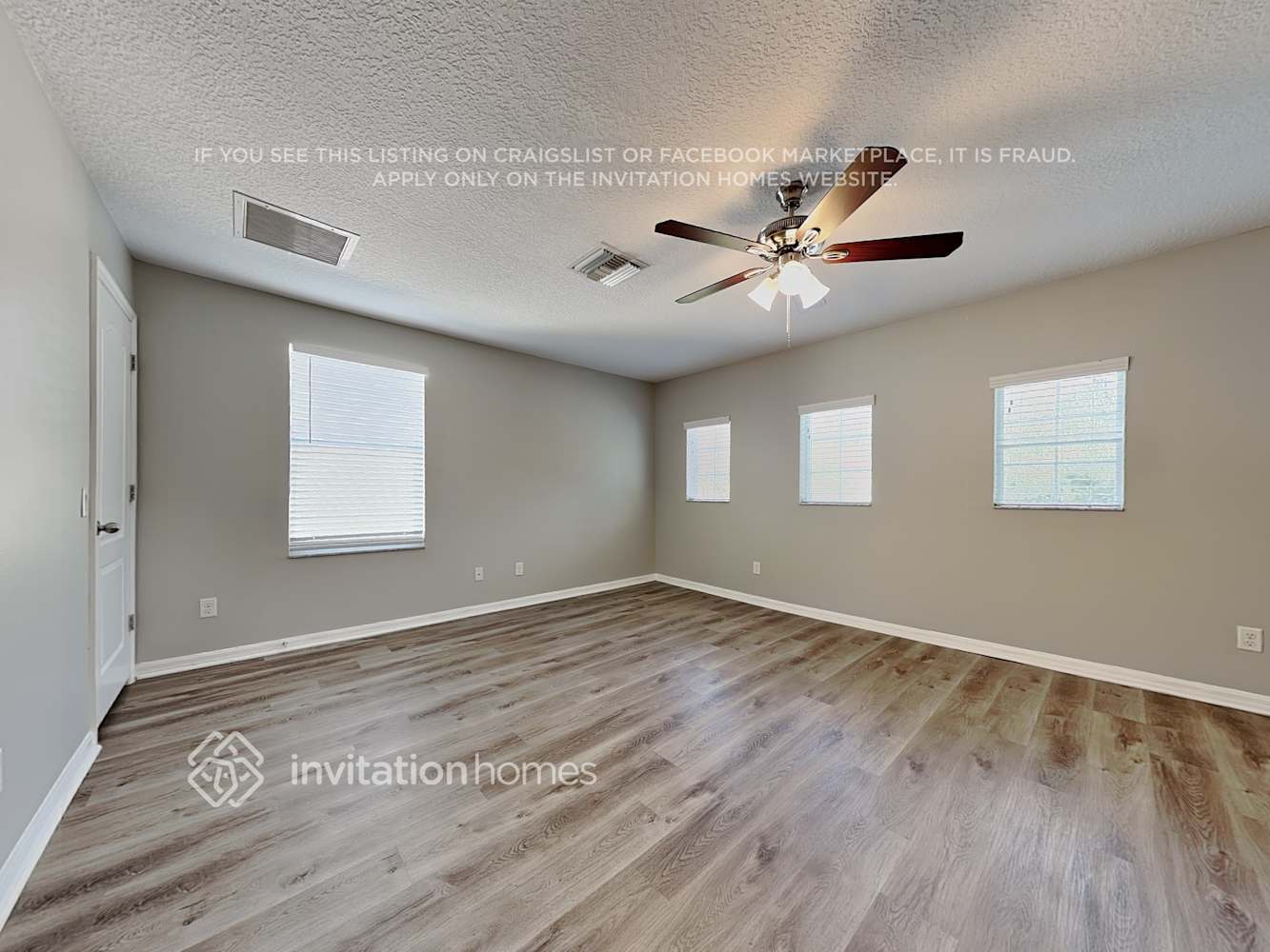 Building Photo - 5905 Lilac Lake Dr