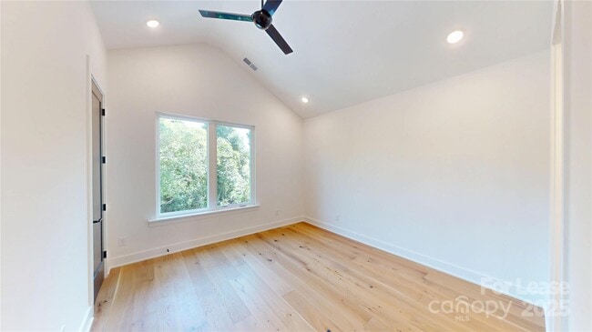 Building Photo - 156 Mattoon St