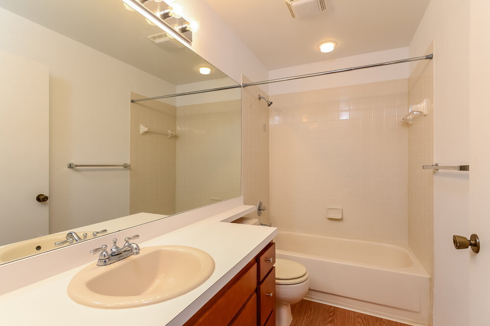 Building Photo - 1124 Blufield Ave