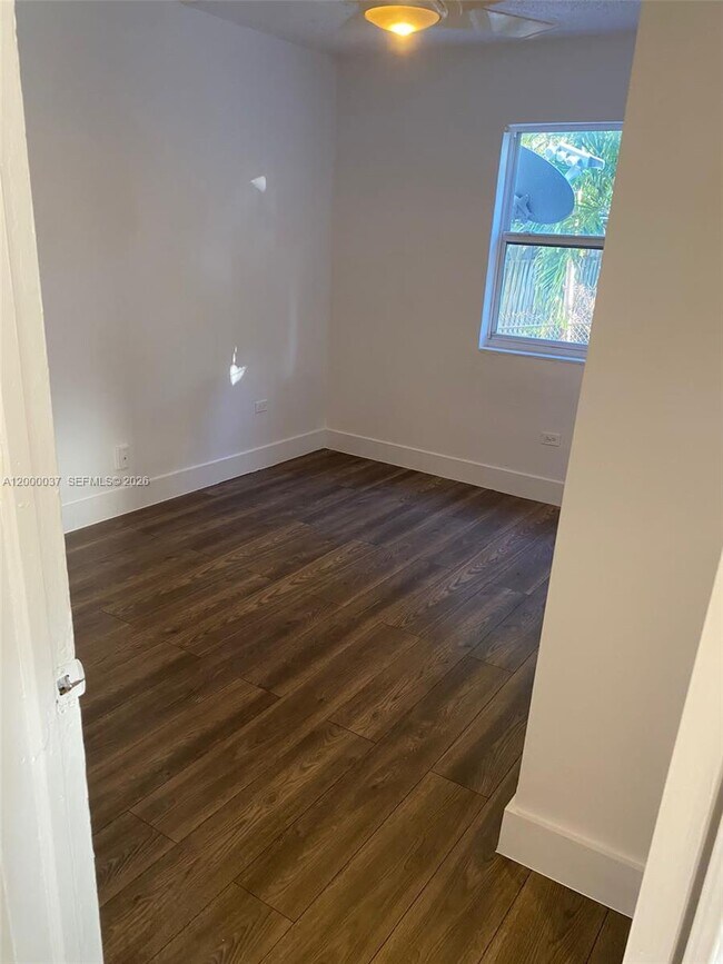 Building Photo - 824 84th St