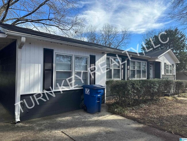 Building Photo - 1209 Columbia Ave