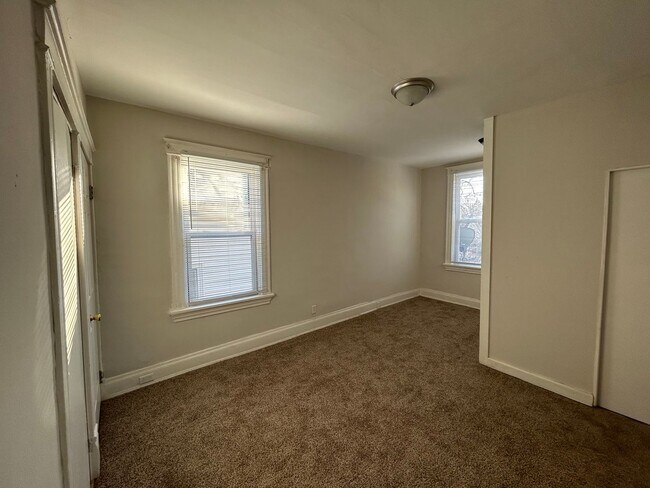 Building Photo - Newly Updated 3 bedroom 1.5 Bath in Cheviot