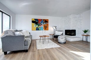 Building Photo - 6911 W 87th Way