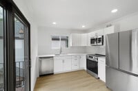 Building Photo - 116 Alpine Ct