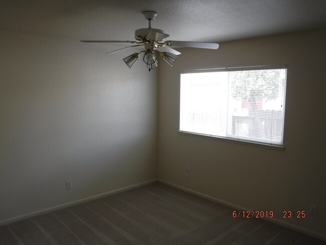 Building Photo - 1335 Meadowlark Way