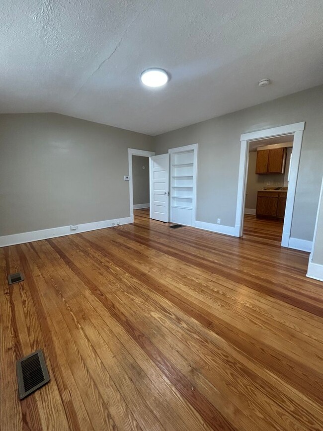Building Photo - Spacious 2-Bedroom with 2-Car Garage- All the Perks, One Price! Convenient Midtown Location!! 1/2...