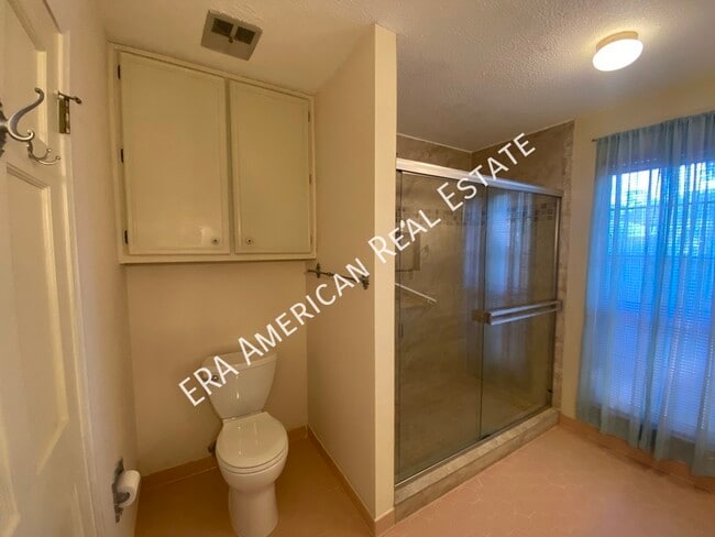 Building Photo - 925 Holbrook Cir