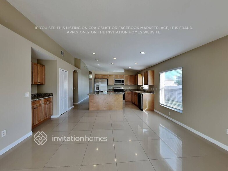 Building Photo - 2335 Roanoke Springs Dr