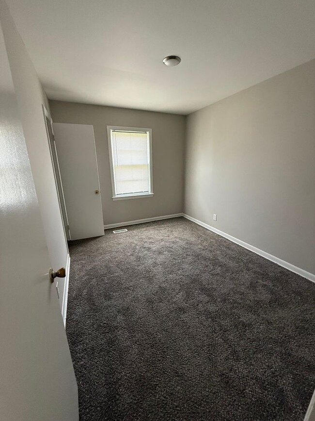 Building Photo - Charming 3-Bedroom Home in Spring Lake, NC