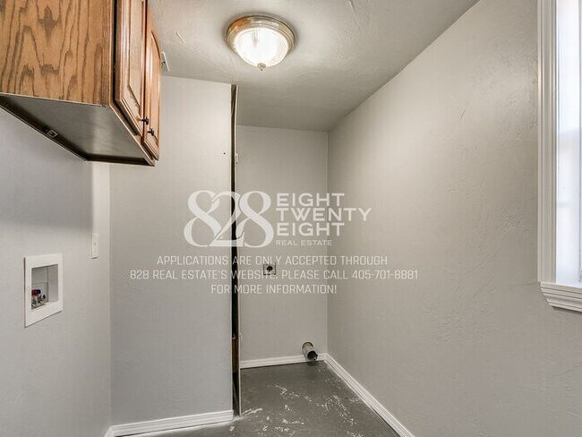 Building Photo - AVAILABLE NOW! Super Cute 2 Bed/1 Bath with HUGE backyard in Bethany!