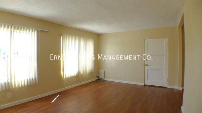 Building Photo - Lovely Apartment Located in Prime Long Beach!