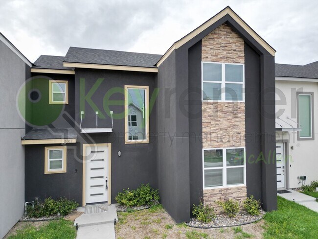 Building Photo - Stunning 3- bed/ 2.5 upgraded luxury townhome in Pharr at a Reduced Price