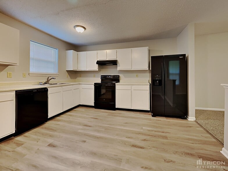 Building Photo - 6346 Cradle River Dr