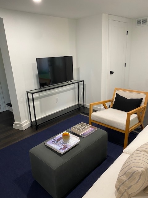 Building Photo - 2216 E Roanoke St