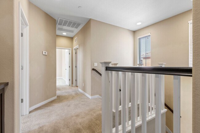 Building Photo - 20833 Grapevine Dr
