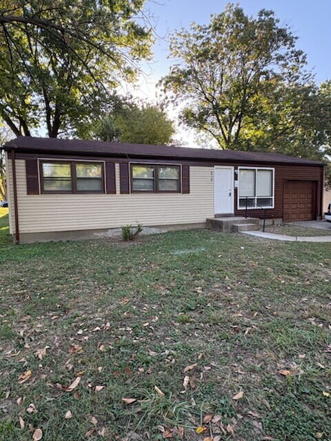 Primary Photo - "Charming 3-Bedroom Home in Saint Louis – ...