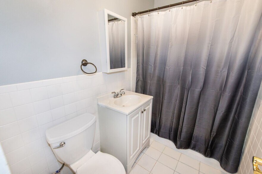 Building Photo - 150 Overlook Ave