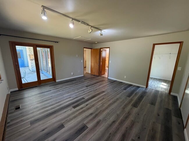 Building Photo - 30827 21st Ave SW