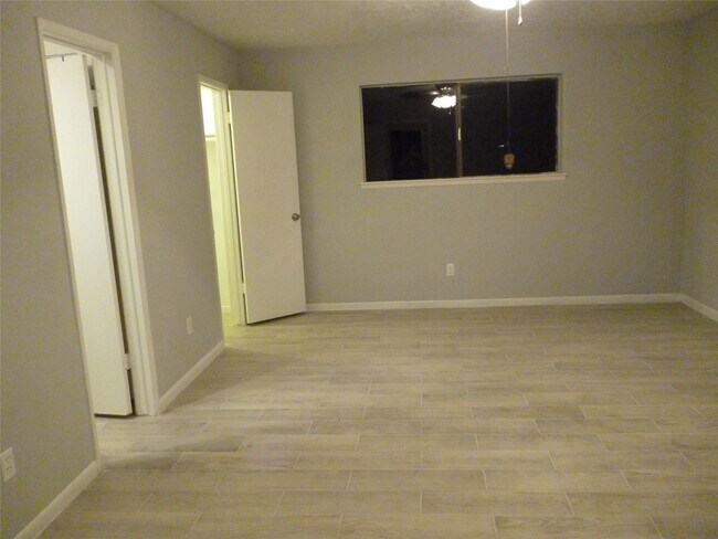 Building Photo - 2822 Mesquite Dr