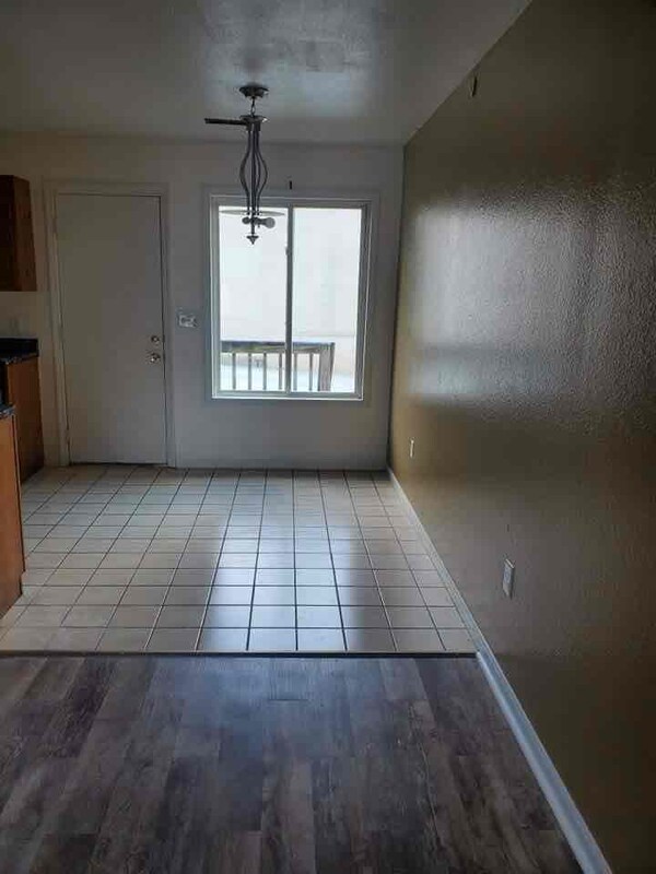 Building Photo - 24 Lakeview Dr