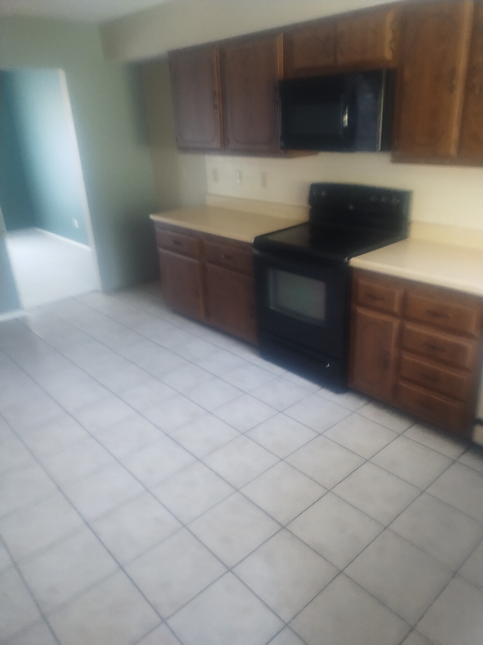 Building Photo - 4863 Vermilion Dr