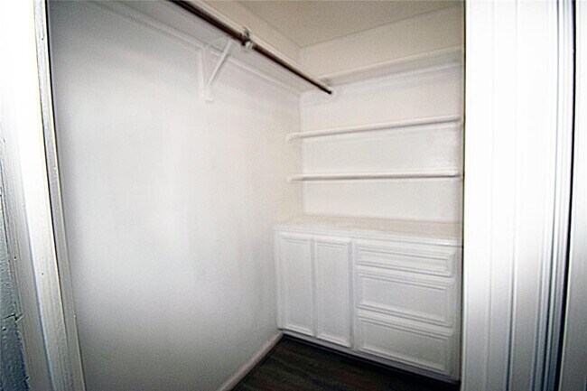 Building Photo - 1806 Cedarwood Ct