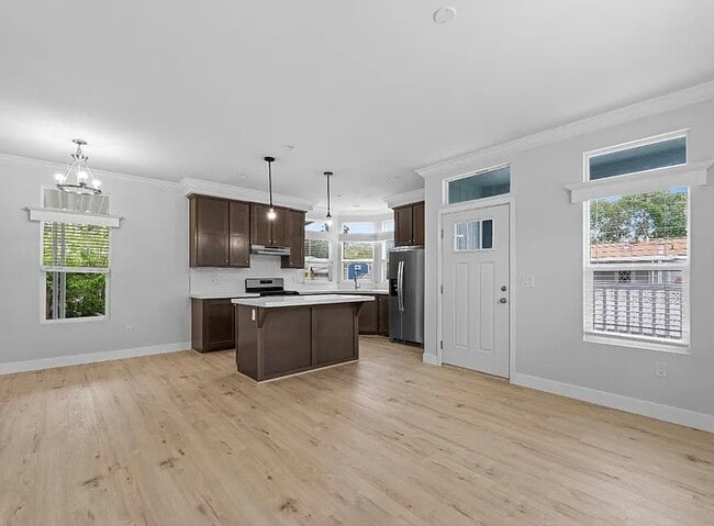 Building Photo - AVAILABLE NOW