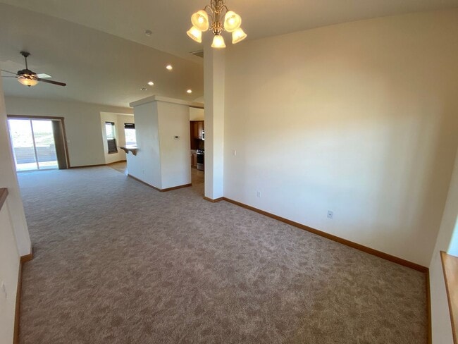 Building Photo - 3511 Hovley Ln