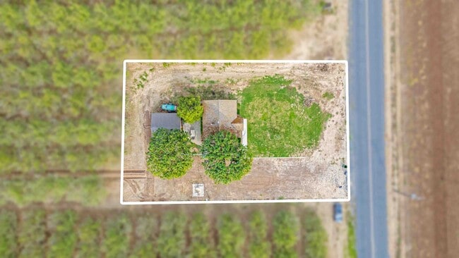 Building Photo - 2 bedroom / 1 bathroom available for rent ...