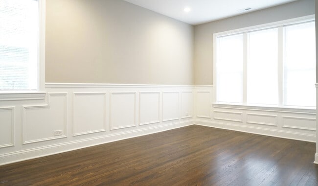 Building Photo - 2957 N Avers Ave