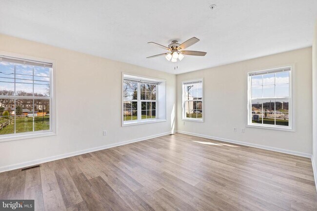 Building Photo - 858 Rising Sun Ln