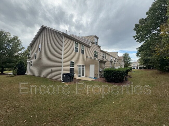 Building Photo - 1200 Grace Point Rd