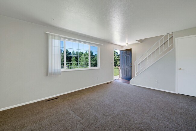 Yorkshire Square Entryway & Stairway - Yorkshire