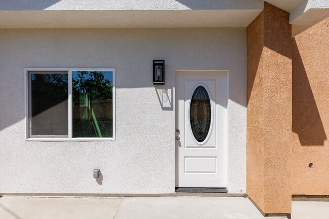 Building Photo - Brand-New Construction! Stunning 3 Bed, 2 ...