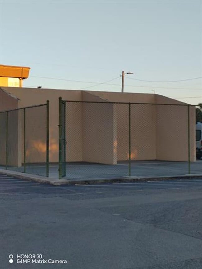 Building Photo - Welcome to Tampa Racquet Club – Where Comfort Meets Convenience!