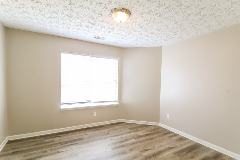 Building Photo - 3505 Creekview Dr