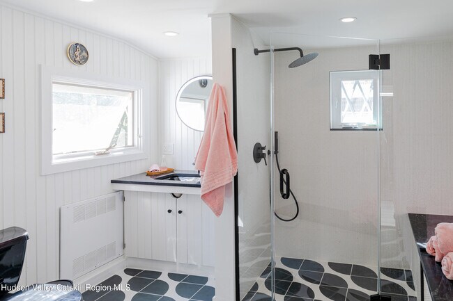 Building Photo - 16 Bakertown Rd