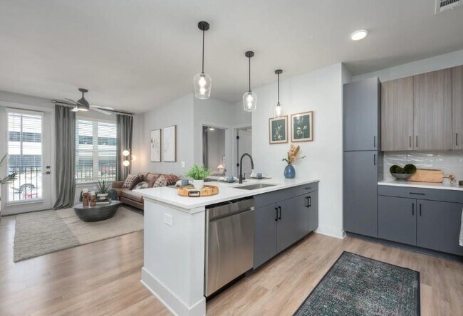 Building Photo - 1400 Laurel Crossing Pkwy NE